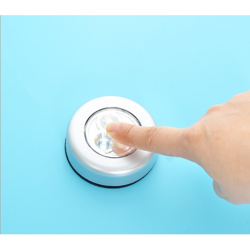 Đèn Led Cảm Ứng Chạm 4 Bóng Dán Tường Thiết Kế Thông Minh Tiện Ích - MyNa Mart