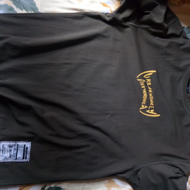 Áo Urban Monkey new 100% size L tặng khẩu trang urban monkey
