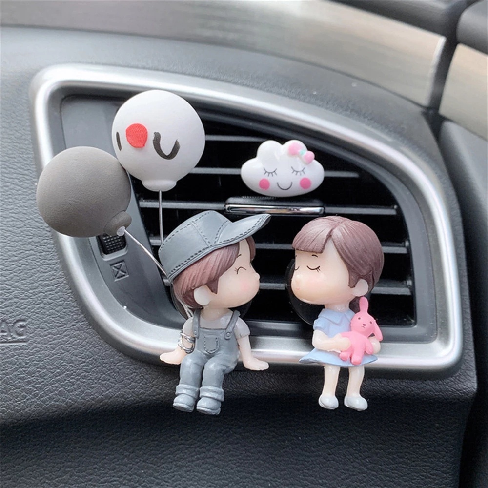 Kẹp khuếch tán tinh dầu hình búp bê hoạt hình dễ thương ngộ nghĩnh dùng để trang trí xe hơi