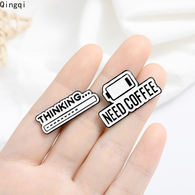 Ghim cài áo Miss Zoe in hình độc đáo thời trang nam nữ