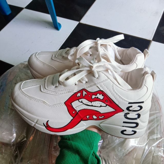 Giầy thể thao nữ