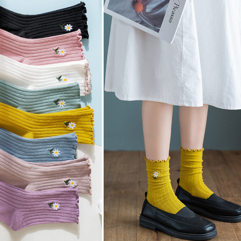 【cfh】Streetwear Little Daisies Embroider Cute Socks Women Japanese Korean Harajuku Style Kawaii Socks Autumn Winter for Ladies