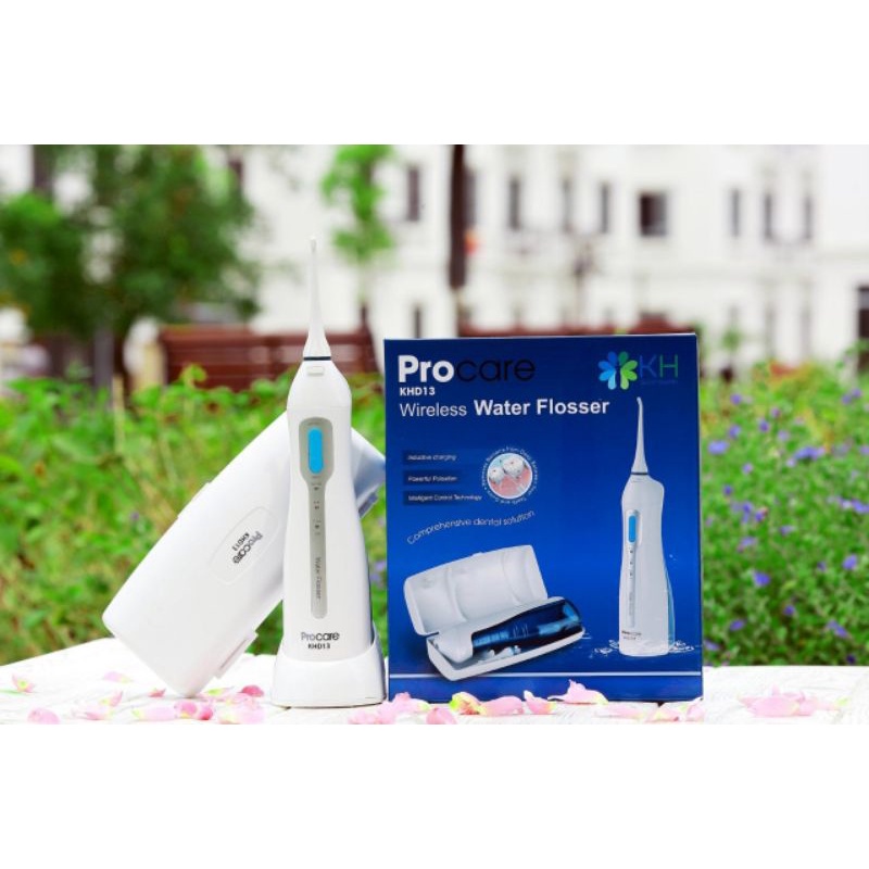 Mát tăm nước cầm tay Procare KHD13.