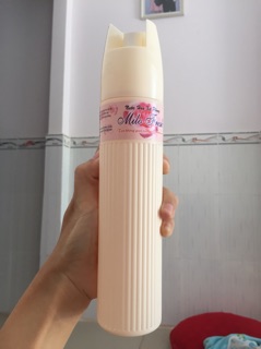 Nước hoa xịt phòng