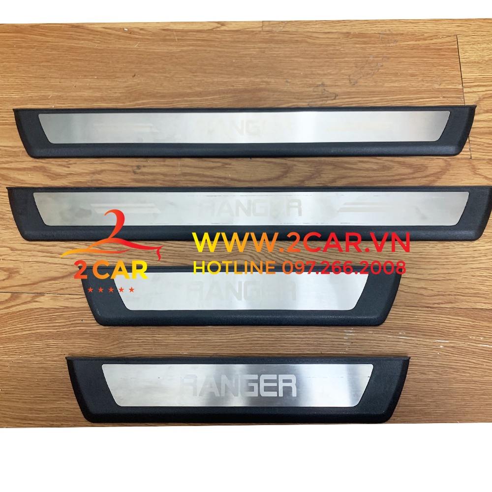 ỐP BẬC CHÂN NGOÀI NHỰA ĐEN FORD RANGER 2013-2022, nhựa đen siêu đẹp