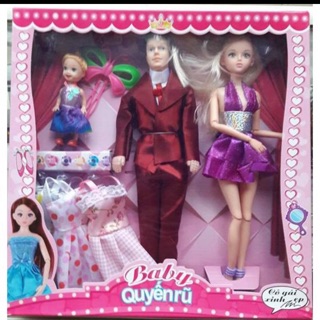 Bộ búp bê gia Đình Kèm Váy Cho Bé