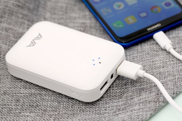 Pin sạc dự phòng AVA chính hãng dung lượng 7500 Mah bảo hành 1 năm