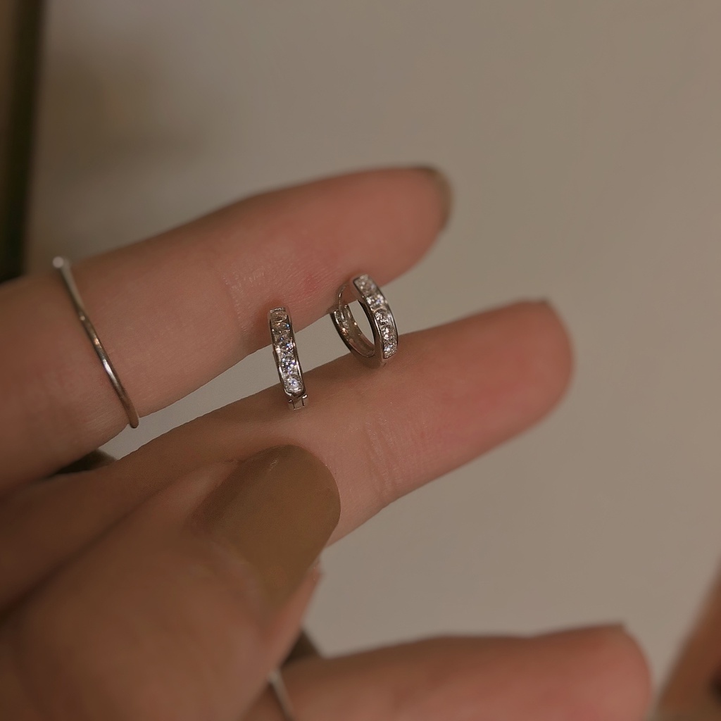 Đôi khuyên tai hình vòng tròn đính đá đơn giản thời trang cho nữ