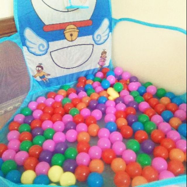 Lều và 200 bóng nhỏ 5cm