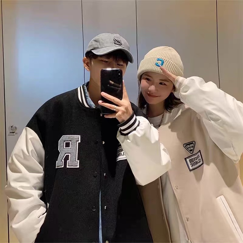 Áo khoác bomber bóng chày kaki da lộn nhung dạ 2 lớp nút bấm thêu R unisex ulzzang nam nữ