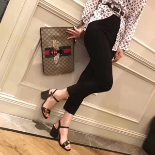 Sandal gót vuông Gucci