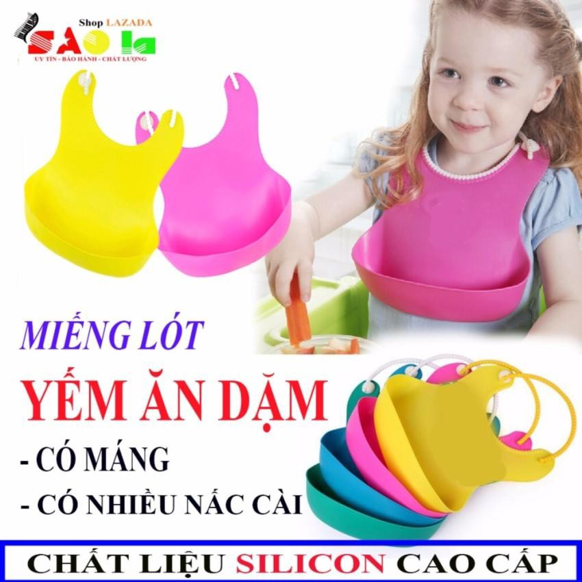 Yếm máng Silicon ăn dặm cho bé.