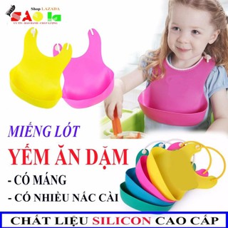 Yếm máng Silicon ăn dặm cho bé.