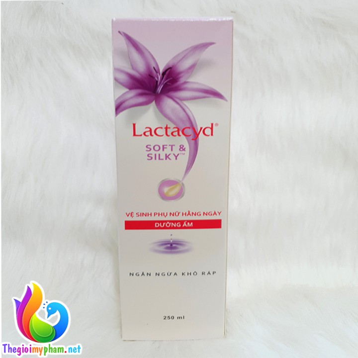 Dung Dịch Vệ Sinh Phụ Nữ Lactacyd Soft &amp; Silky (250ml)