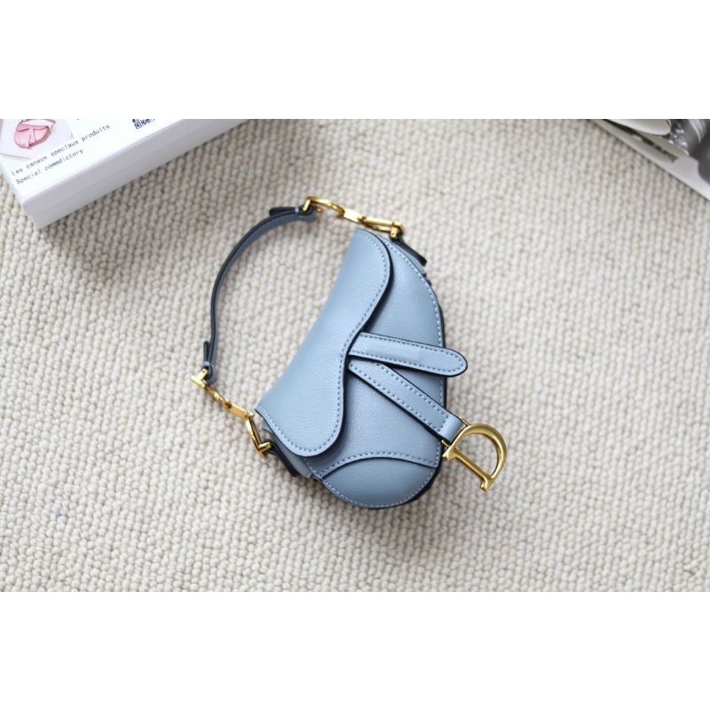 Túi xách Dr nhỏ xinh.