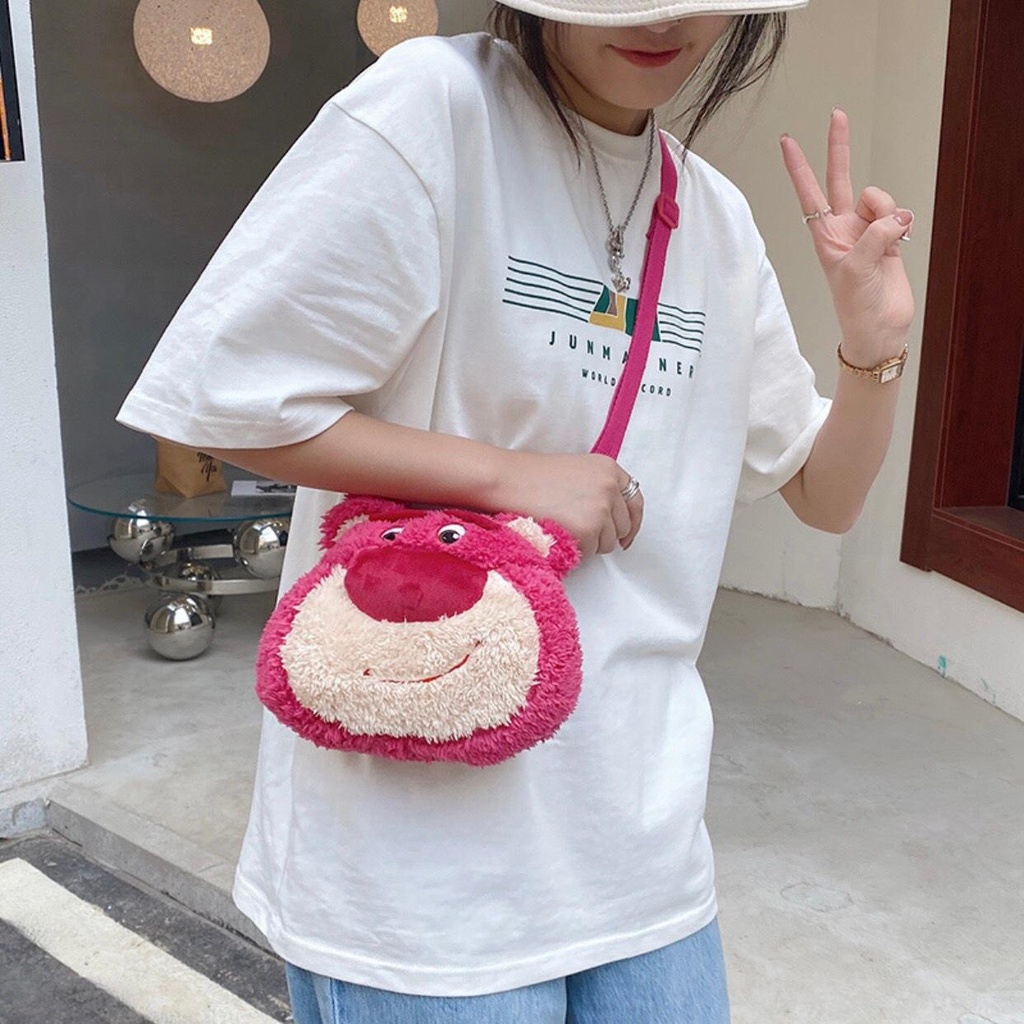 Túi Đeo Chéo Hình Gấu Dâu FREESHIPTúi Đeo Gấu Hoạt Hình Nhồi bông Dễ Thương Disney Lotso