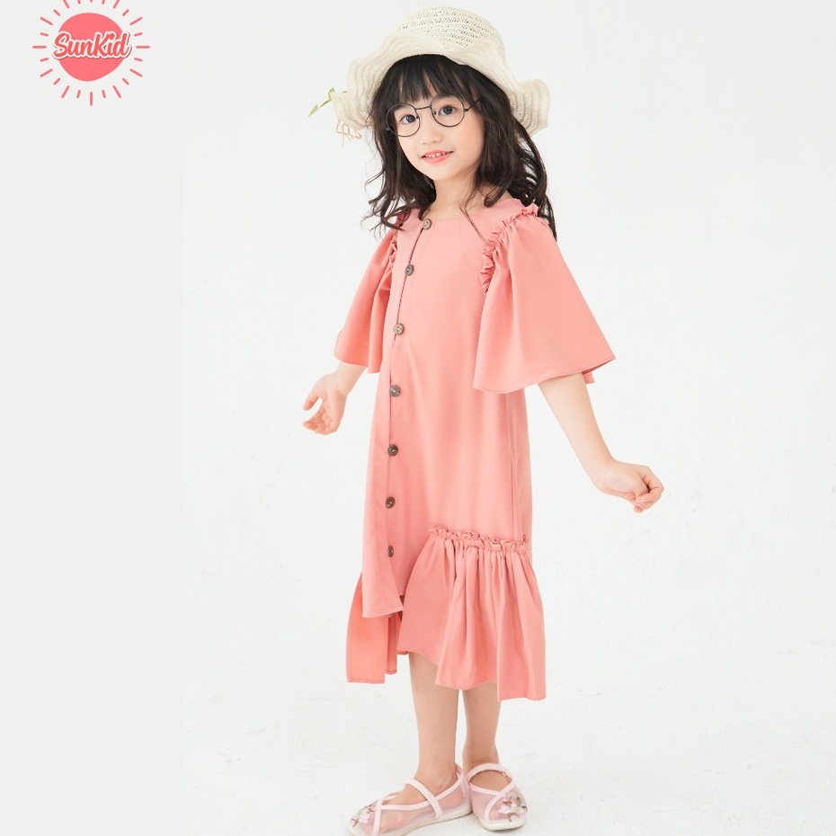 Váy đầm bé gái cách điệu đính kèm cúc vải trượt nhật cao cấp Sunkid KC màu hồng size trẻ em 4 - 12 tuổi