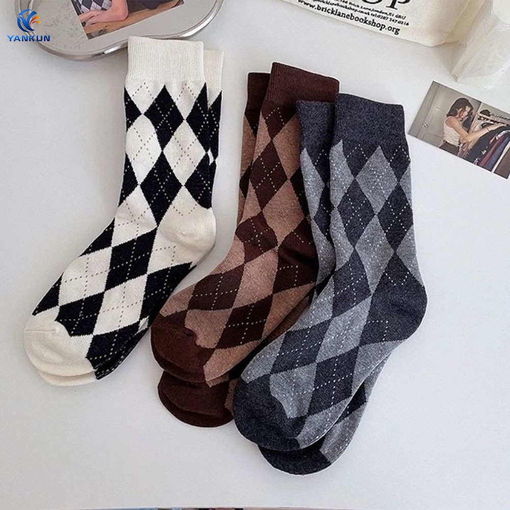 Vớ Cổ Cao Kẻ Sọc Kim Cương Trắng Xám Phong Cách Retro Cho Nam Nữ
