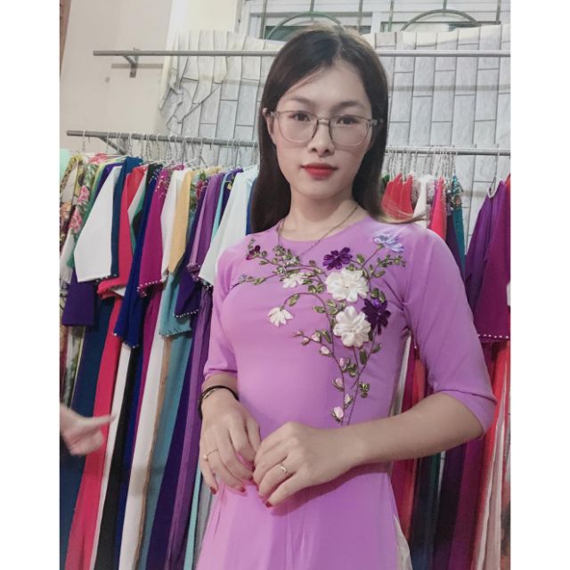 Áo dài thêu hoa ruy băng tím cà size S