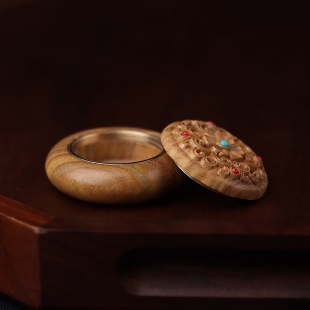 Hộp Gỗ Đàn Hương Xanh Tự Nhiên Cỡ 4.2 * 1.8cm Dùng Tạo Mùi Hương Cho Xe Hơi