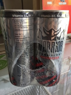 Nước tăng lực Warrior dâu lon 325ml x 6