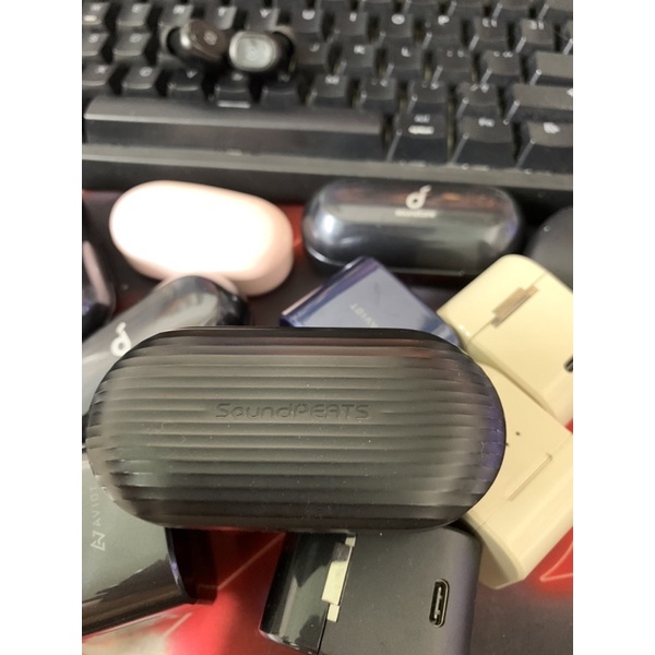 Hộp sạc soundpeats TrueFree+
