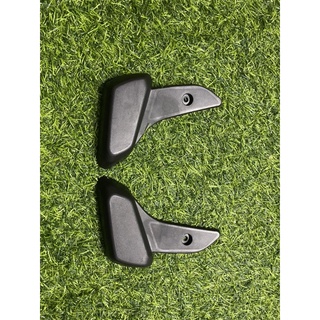 Để chân xe máy điện Vespa