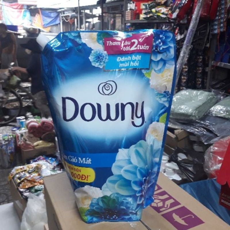 NƯỚC XẢ VẢI DOWNY LÀN GIÓ MÁT 2.3L .