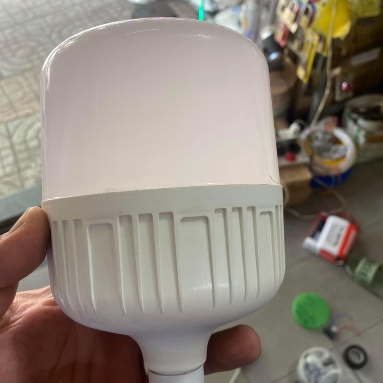 BÓNG ĐÈN TRỤ KÍN NƯỚC UCAN SIÊU SÁNG treo ngoài trời