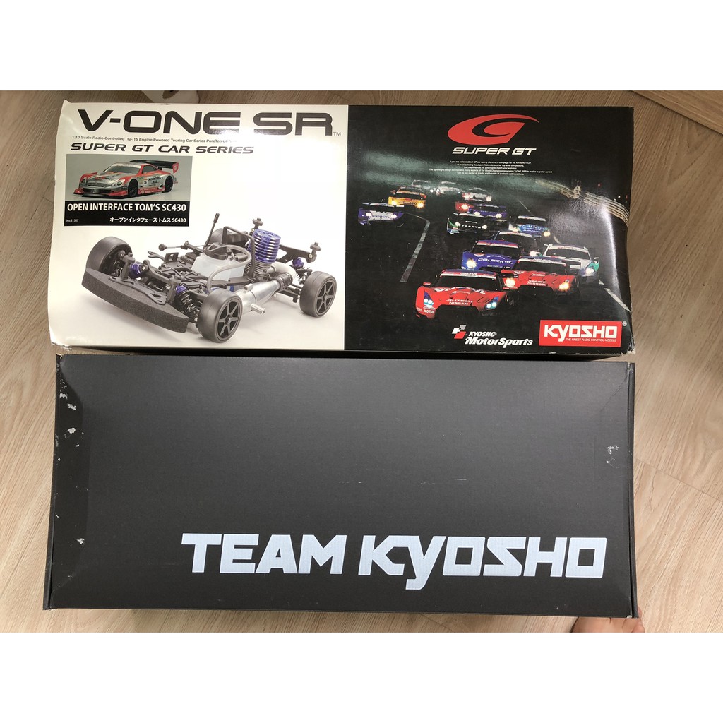 Kit xe mô hình chạy xăng 1/10 Kyosho V-One SR Chassis Kit, hàng mới nguyên thùng, bao gồm khung xe, động cơ