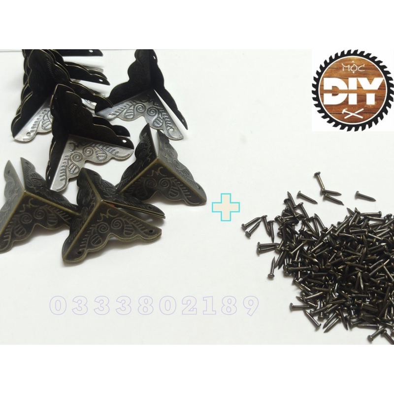 kèm đinh. Set 4 cái bịt góc hộp vuông 25mm. ( Vàng, đồng cổ điển )