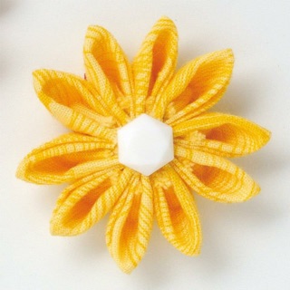 Clover Dụng cụ làm hoa vải kanzashi Nhật Bản