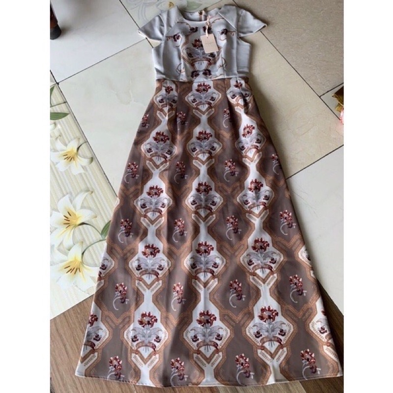 Đầm ted BAKER siêu sang luôn ạ 🍀🍀🍀🍀