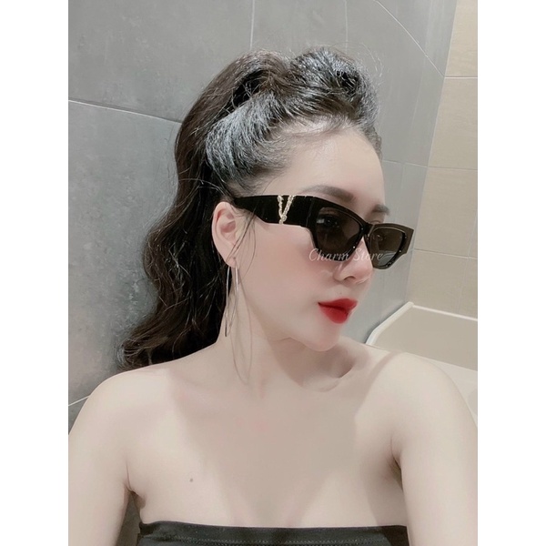 Kính Versace chữ V mix trendy