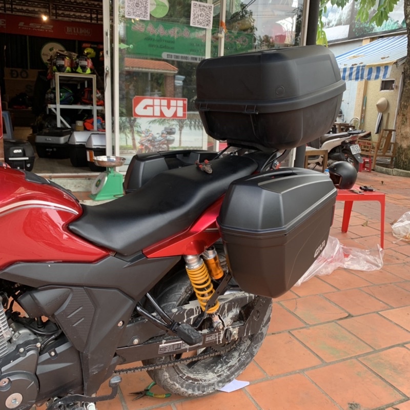 CB150 Verza lên bộ 3 thùng sau Givi
