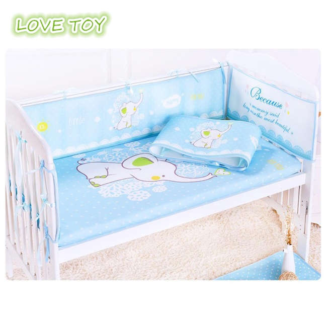 Set 4 đệm lót nôi em bé thoáng khí chống va chạm in hình hoạt hình