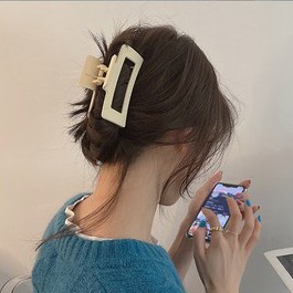 Kẹp tóc acrylic phong cách đơn giản