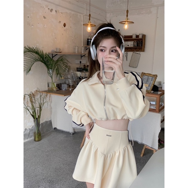 Áo Polo Croptop Nữ，Set Đồ Thể Thao Nữ Gồm Áo Tay Dài Dáng Rộng + Chân Váy Lưng Cao Phong Cách Retro Mới 2022