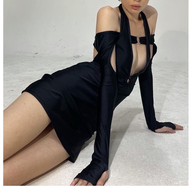 Váy body trễ vai cutout điệu đà cực sexy