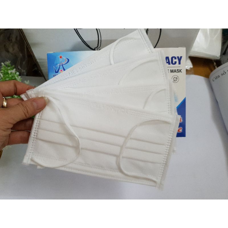Hộp 50 chiếc Khẩu Trang Y tế Màu Trắng 4 lớp Dày Dặn