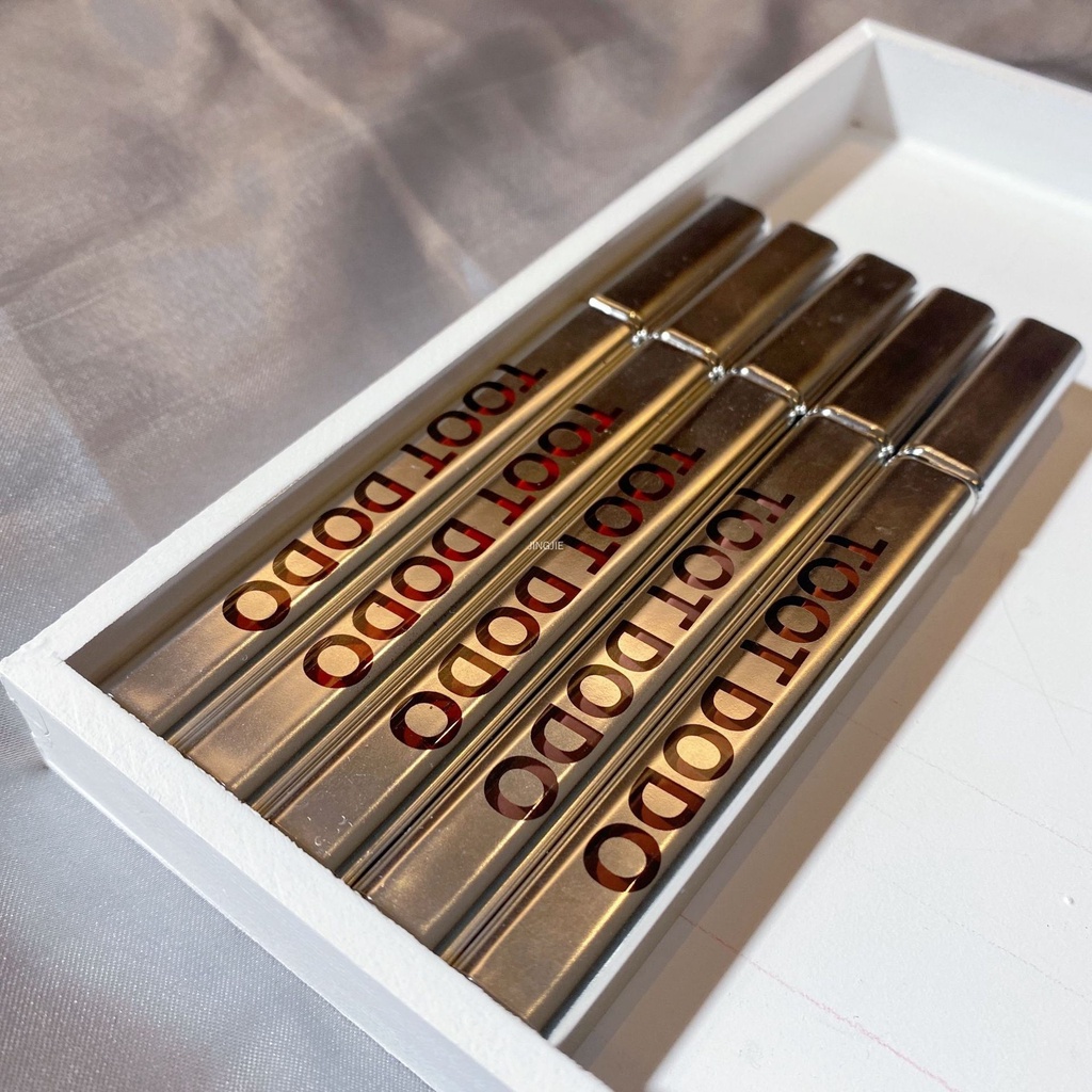 Son bóng dưỡng ẩm chống nước lâu trôi tiện dụng