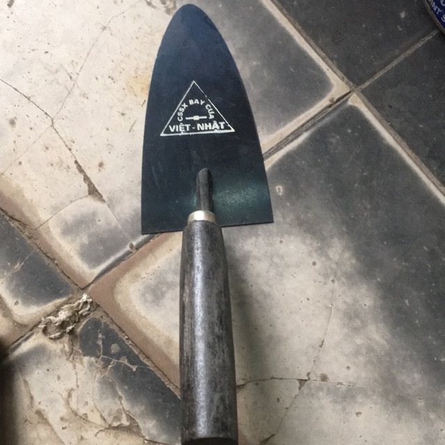 Bay xây Việt nhật đen ( bay thợ hồ )