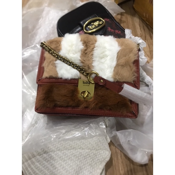 Túi coach lông cho ai thích ấm áp Size 22