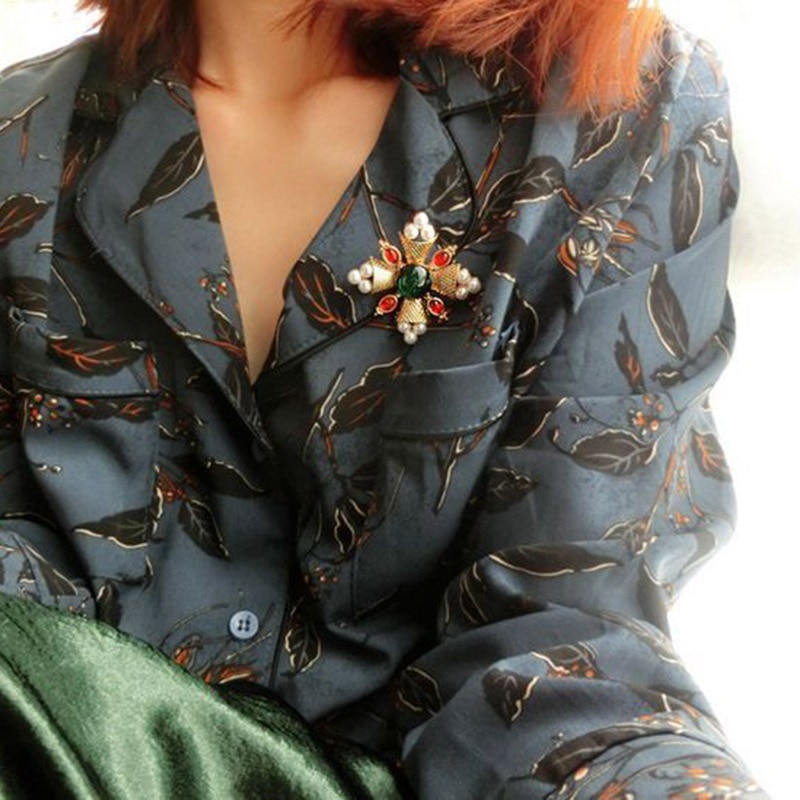 Vintage Japanese Baroque Western Pearl Vintage Palace Emerald Brooch Female Accessories Brooch Brooch