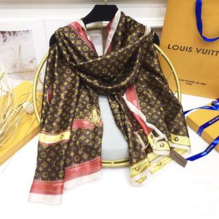 Khăn lụa hiệu LV