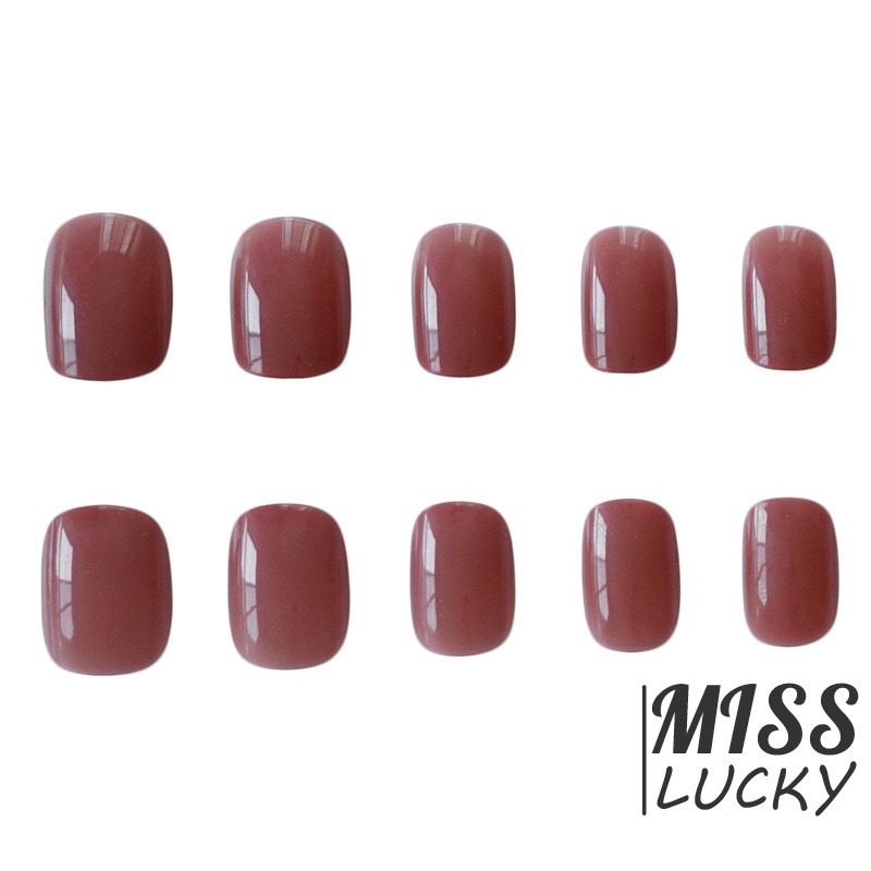 Keo dán móng tay giả phong cách Hàn Quốc