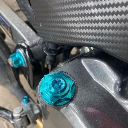 Ốc Nhớt Trang Bị Cho Các Dòng Xe Honda , Yamaha Như Vario , Vision , Airblade , Janus ...