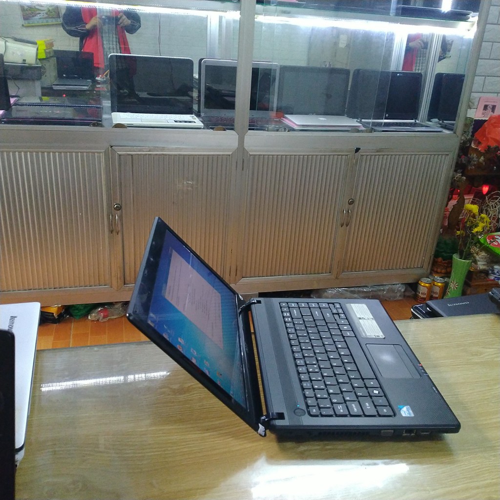 Laptop acer 4730 2z chip Intel T4500 RAM 2GB ổ 160gb máy vỏ sần chống xước đẹp | BigBuy360 - bigbuy360.vn