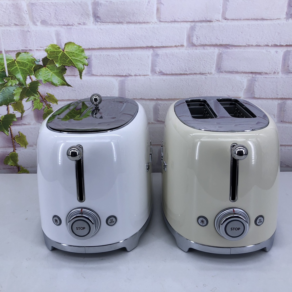 Máy nướng bánh mì Smeg Toast TSF01 loại  2 lát, chức năng rã đông, nướng giòn