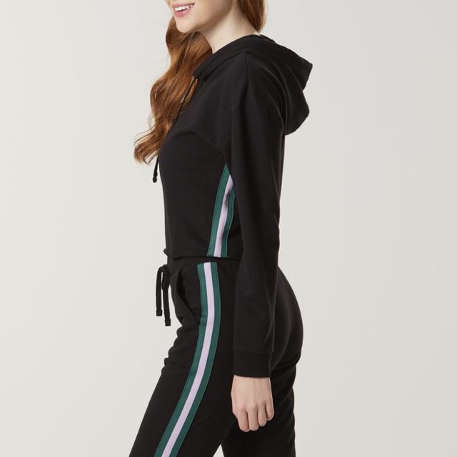 Áo thun hoodie dáng croptop xuất dư
